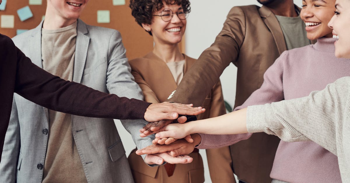 découvrez l'importance de la communication interne au sein des entreprises. apprenez comment améliorer la collaboration, renforcer l'engagement des employés et favoriser un environnement de travail positif grâce à des stratégies de communication efficaces.