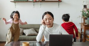 découvrez l'univers des entreprises familiales, où tradition et innovation se rencontrent. explorez les défis et les atouts de ces structures uniques, qui allient passion, engagement et héritage. une plongée fascinante dans la gestion et la pérennité des affaires familiales.